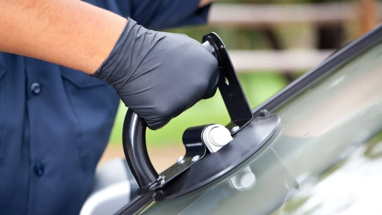 Essential Auto Glass Care Tips from the Best Auto Glass Shop in Mississauga